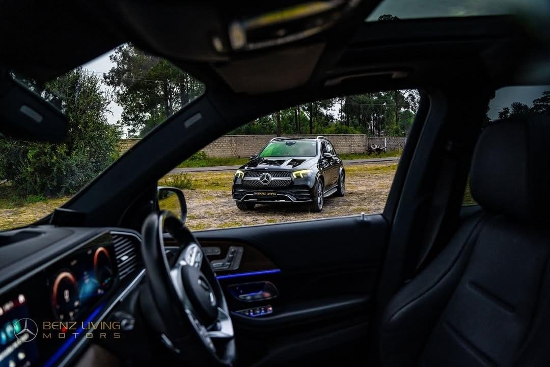 Model Highlights: Discover the Iconic Excellence of Mercedes-Benz