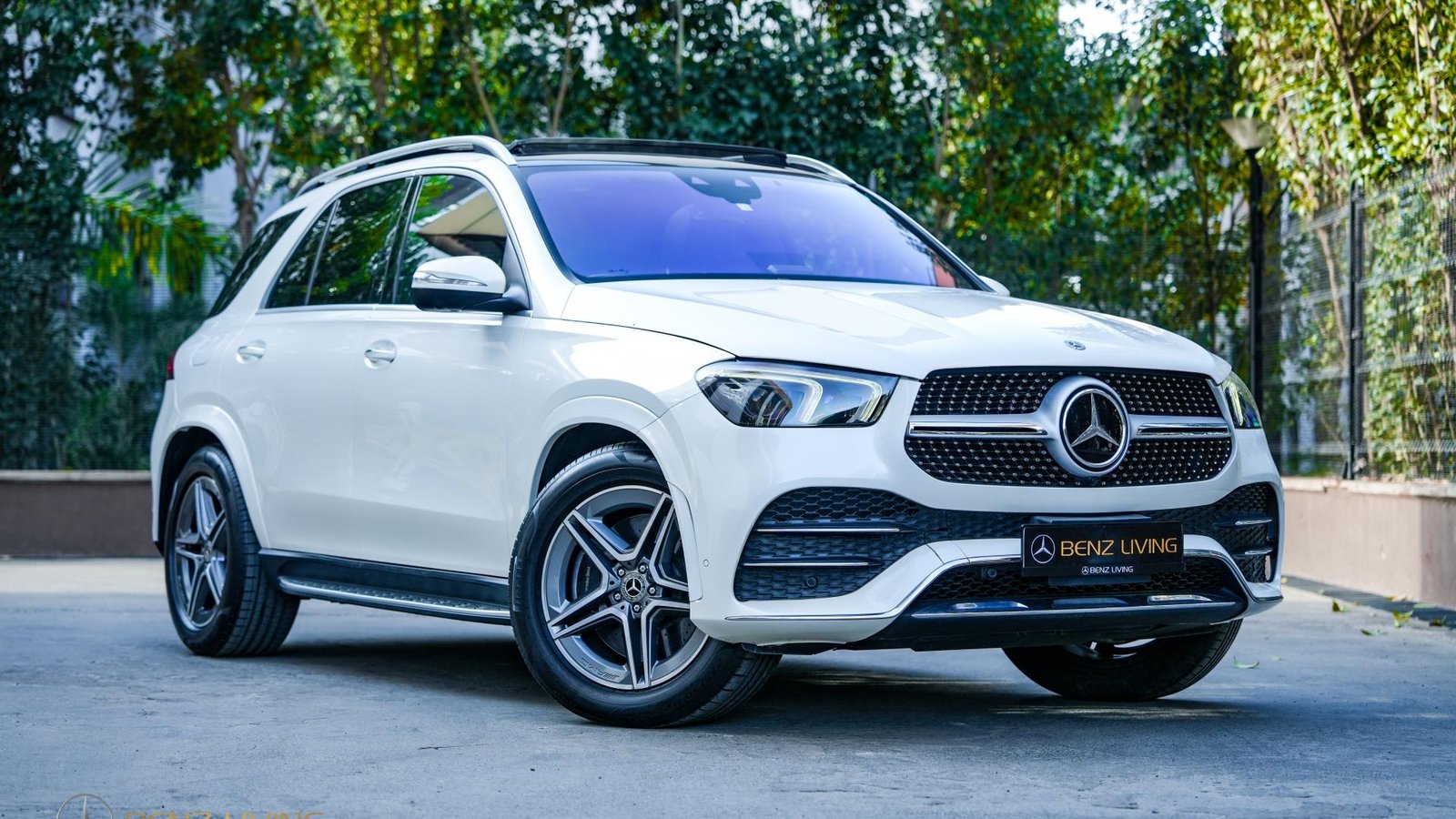 2020 GLE450 4MATIC (Diamond White Metallic)