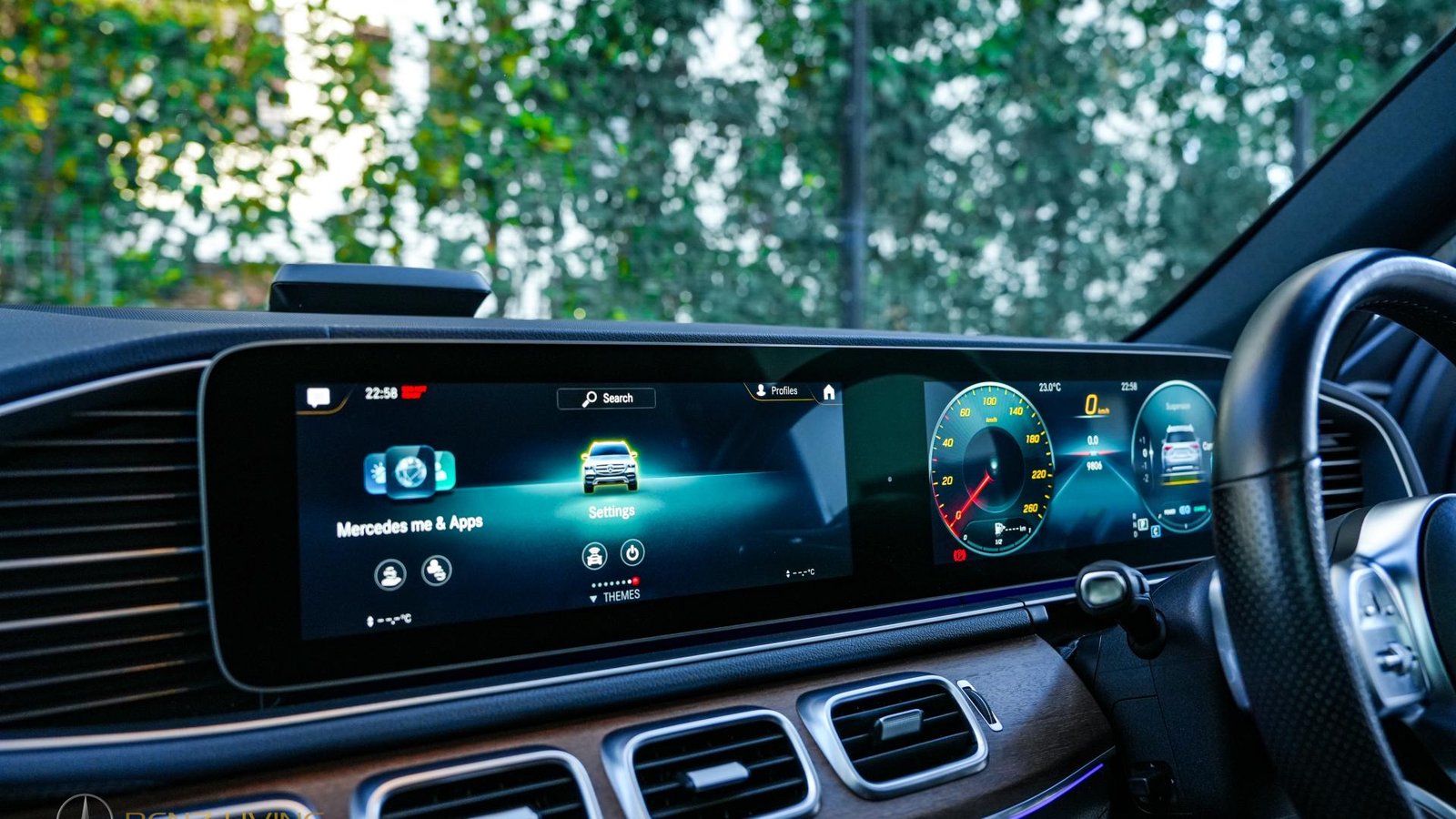 2020 GLE450 4MATIC (Diamond White Metallic)